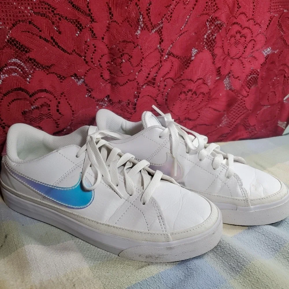 Women's Nike Court‎ Legacy White Leather Iridescent Sneaker Size 7.5 FD0820-100